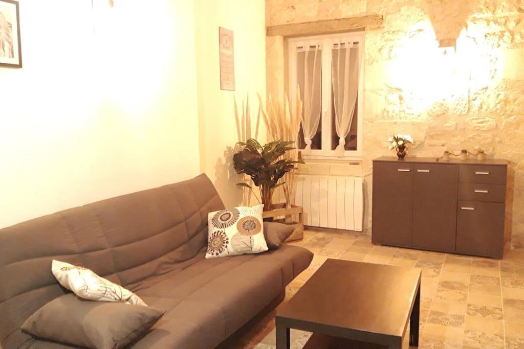 Logement Neuf Et Cosy Proche Centre Ville Chinon Exterior foto