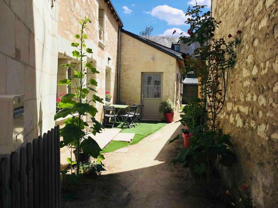 Logement Neuf Et Cosy Proche Centre Ville Chinon Exterior foto
